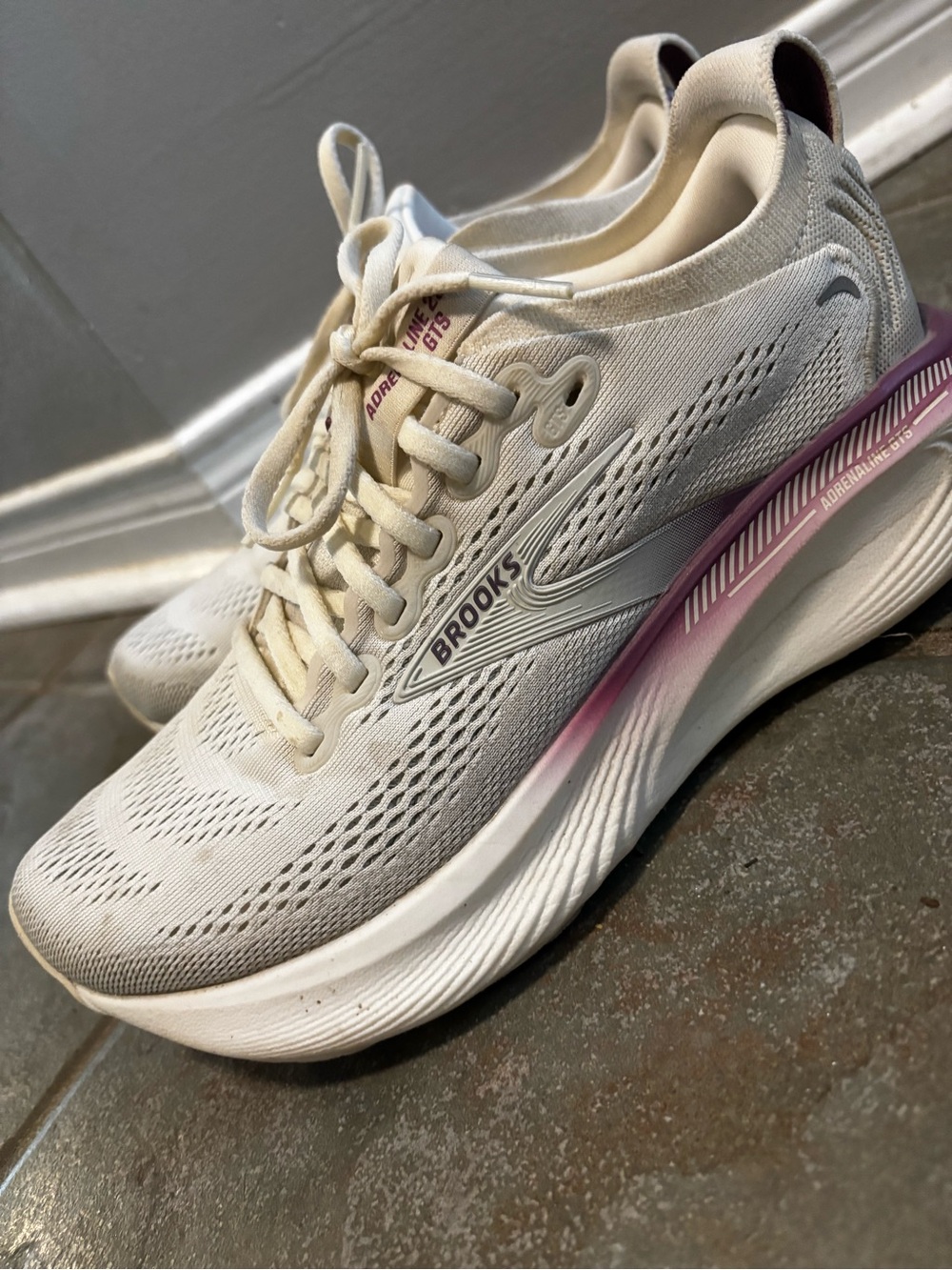 Brooks Adrenaline GTS 25